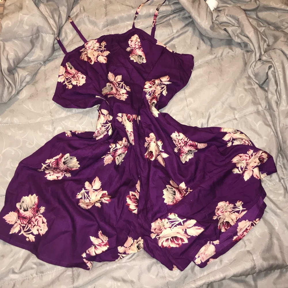 One piece romper - Picture 1 of 4